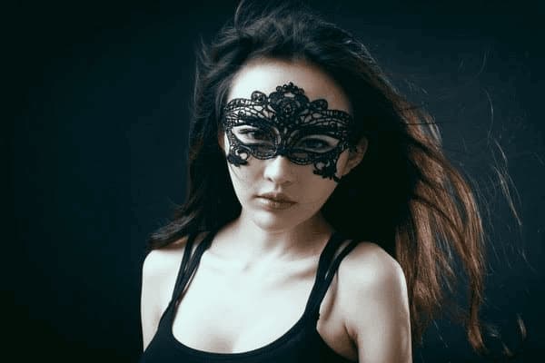 出生的婴儿奶粉要多少毫升，出生的婴儿奶粉要多少毫升的水