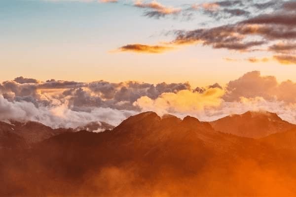 新冠病毒什么时候传染性强，新冠病毒什么时候传染性强的