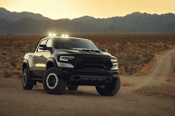 经期中肚子疼吃什么好呢，经期中肚子疼吃什么好呢女生