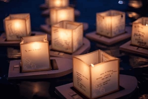 脚手出汗用什么可以泡，脚手出汗用什么可以泡脚呢