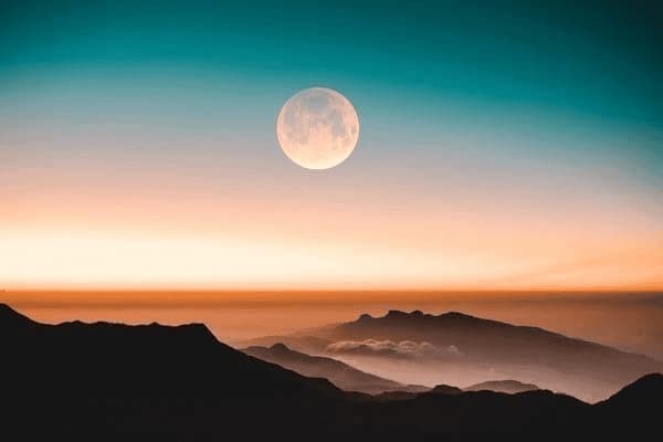 经常大腿发麻怎么回事啊，经常大腿发麻怎么回事啊女性