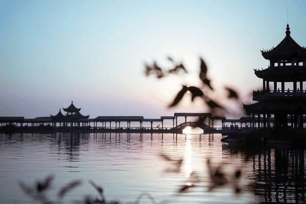 怀孕最早多久会有反应恶心想吐，刚受孕3～5天会吐吗